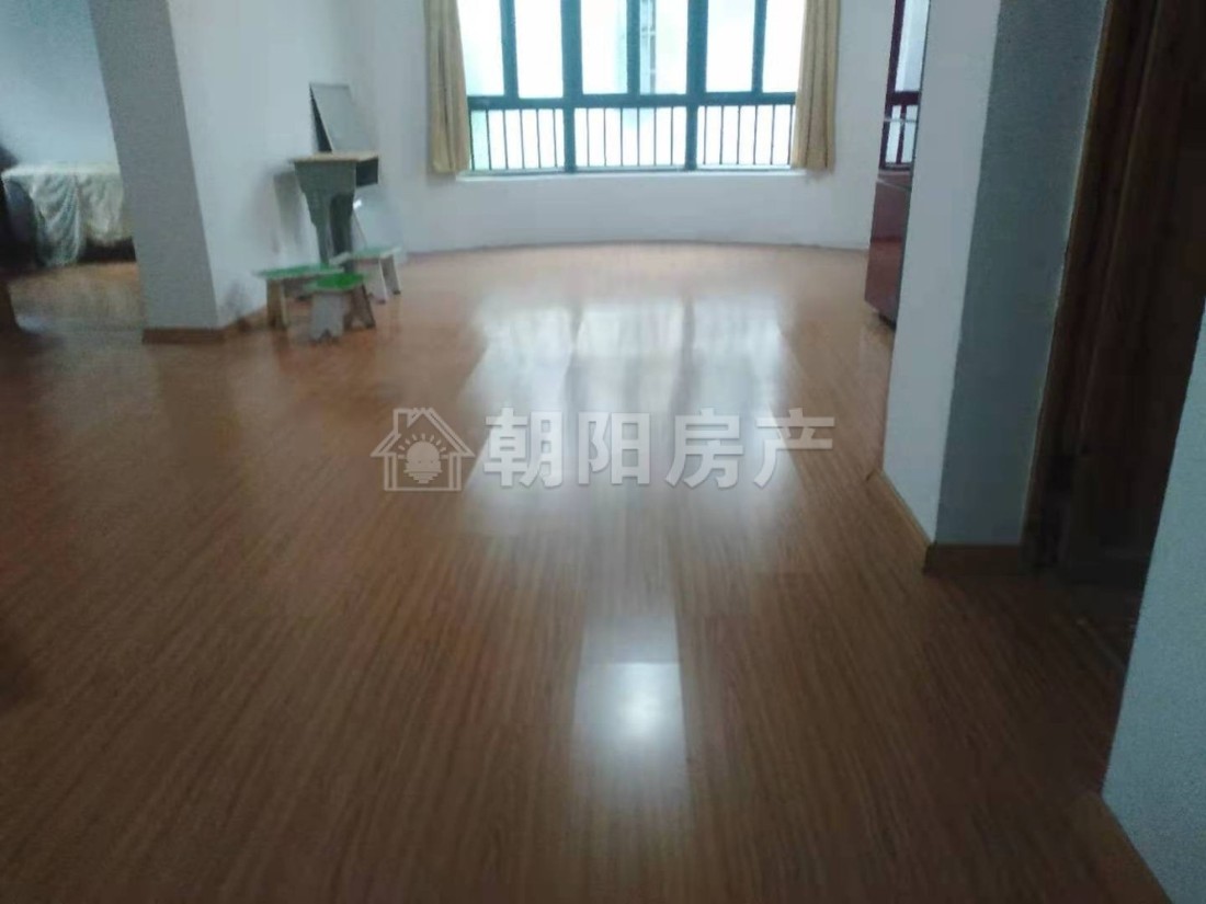 现代汉城 106平 精装南朝三室 满两年 交通便利 学区房
