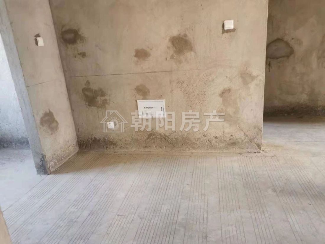 西城公馆 107平 南向三室采光好 4820元/平 交通便利