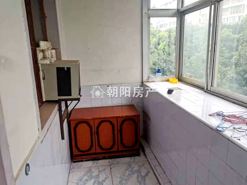 龙眼村 57平 南向两居 交通便利 学区房 采光好