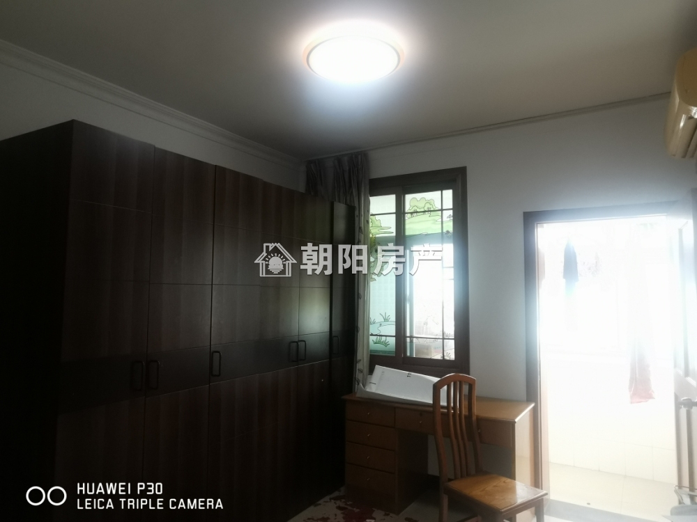 银工家属楼 89平 南向两室 满两年 交通便利
