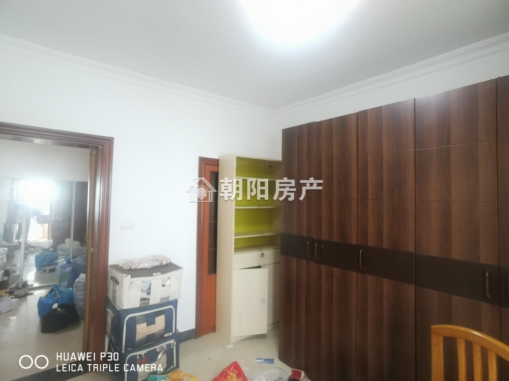 银工家属楼 89平 南向两室 满两年 交通便利