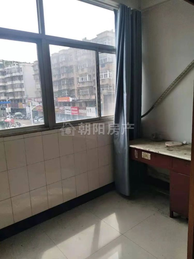古城菜市 115平 南向三室一厅 交通便利 配套齐全