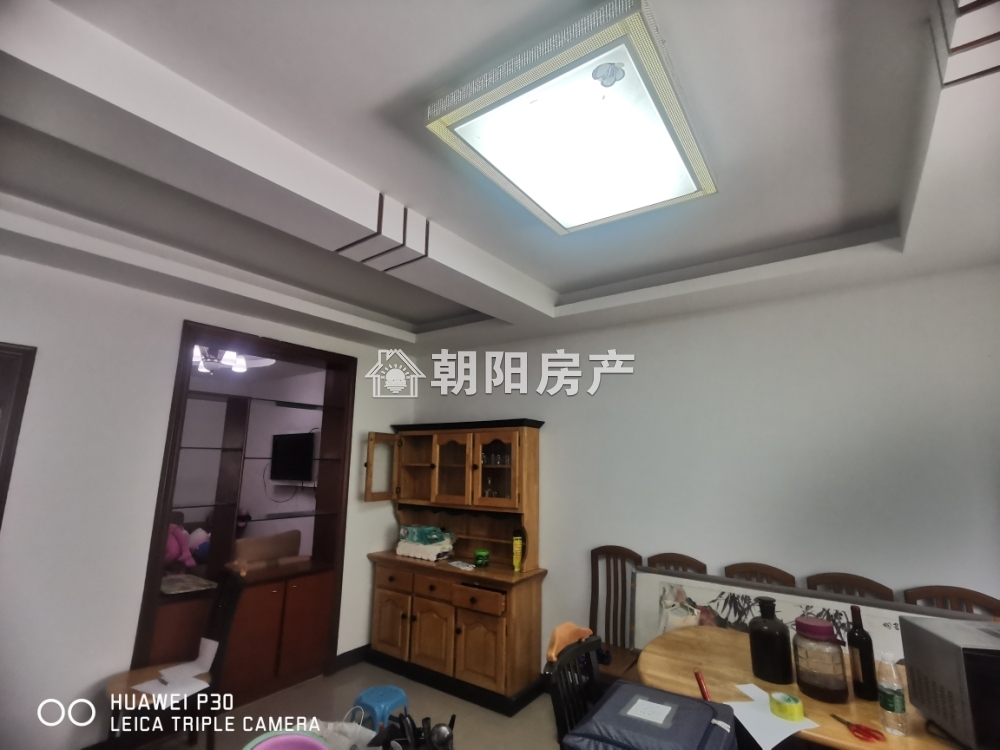 银工家属楼 89平 南向两室 满两年 交通便利