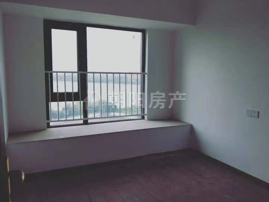 凤台碧桂园西区 142平 精装三室朝南 满五唯一 学区房