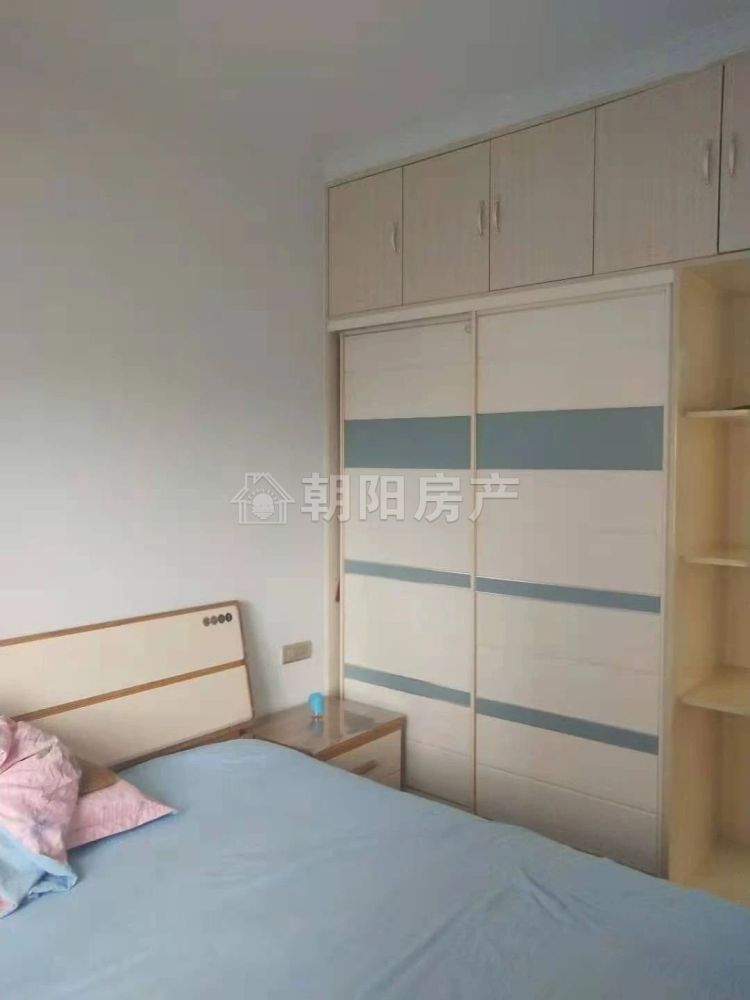 西城公馆 88平 精装三室朝南 交通便利 学区房