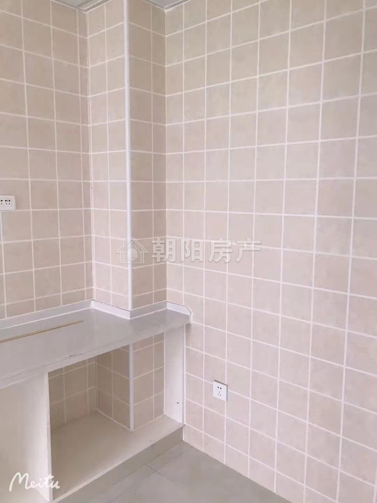 西城嘉园 117平 三室一厅 交通便利 随时看房