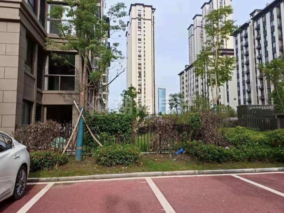 御景学府 143平 南向四室二厅 满两年 学区房