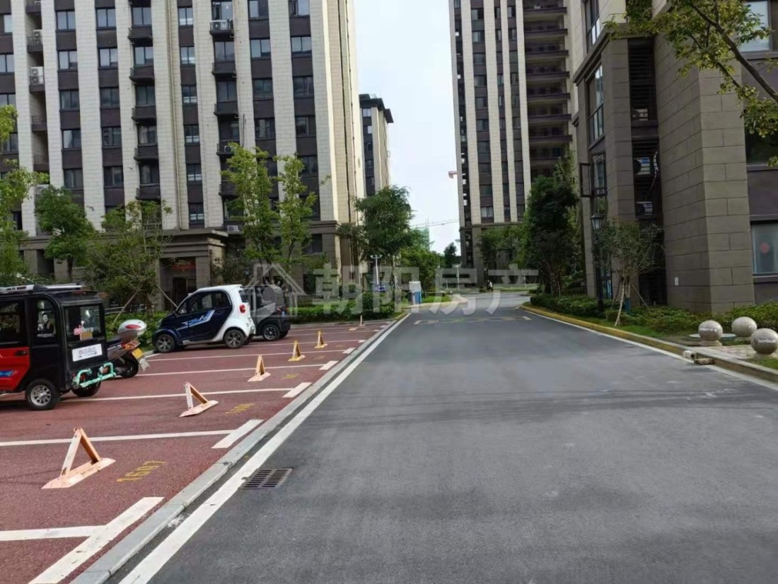 御景学府 143平 南向四室二厅 满两年 学区房