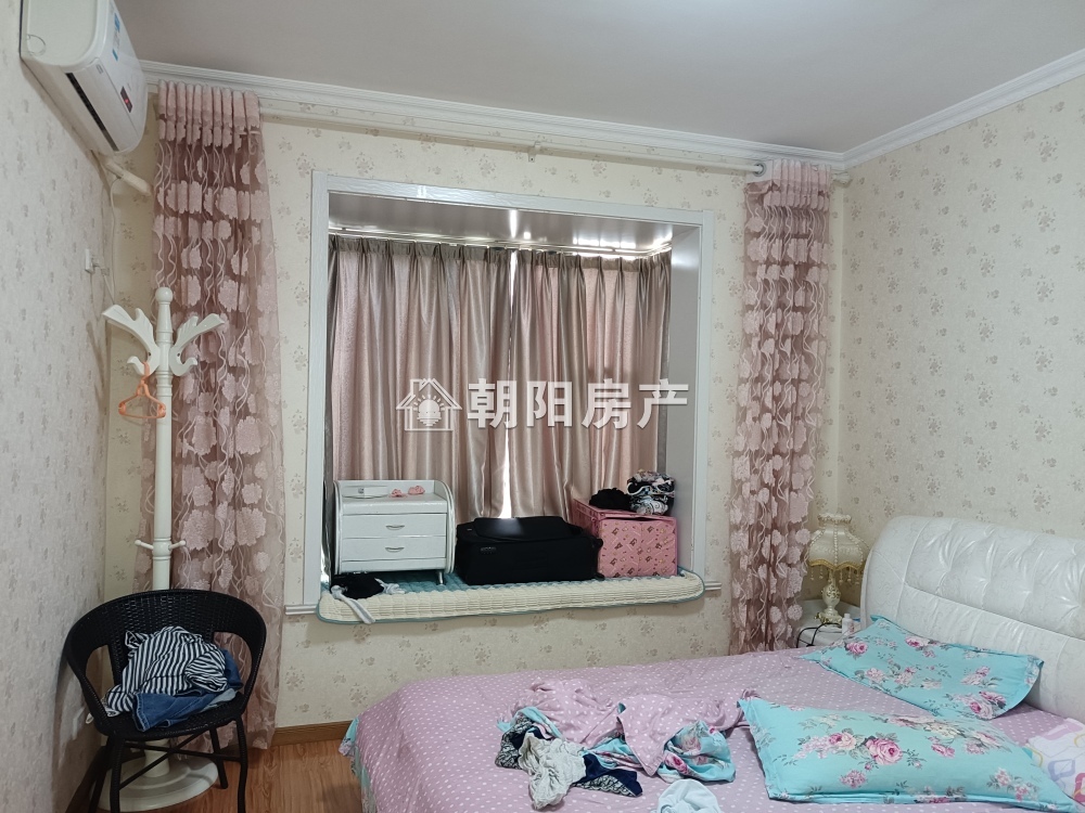 圣地新都会 86平 南向精装两室 满两年 学区交通便利