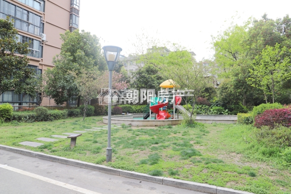 圣地新都会 86平 南向精装两室 满两年 学区交通便利