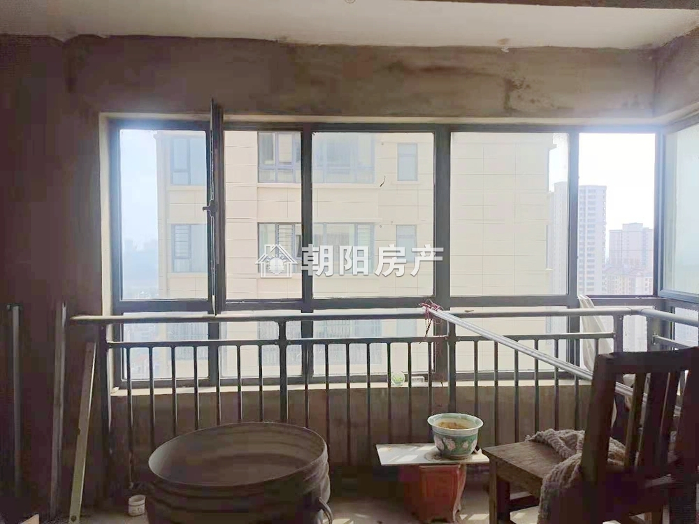 凤凰湾边户毛坯118.7平方3室城关一小学区房诚心出售