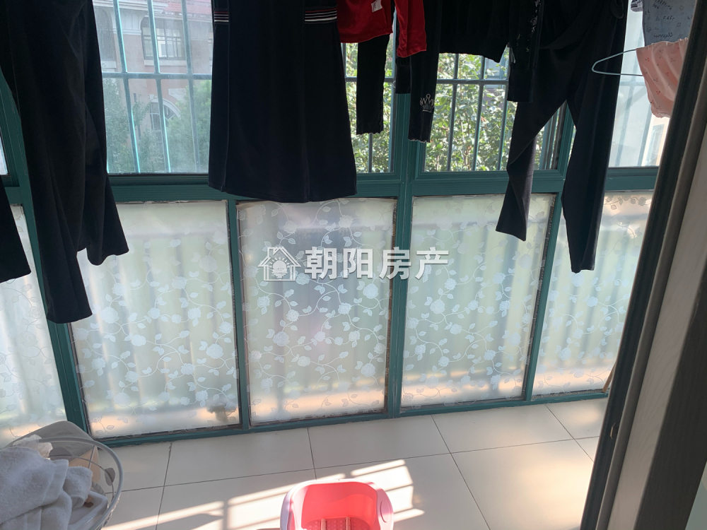 银鹭万树城 135平 南向精装三室 满两年 交通便利