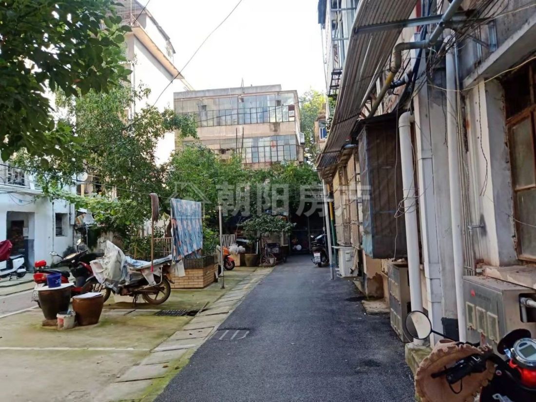 新华村 57平 南向两室一厅 简装 配套齐全 购物便捷