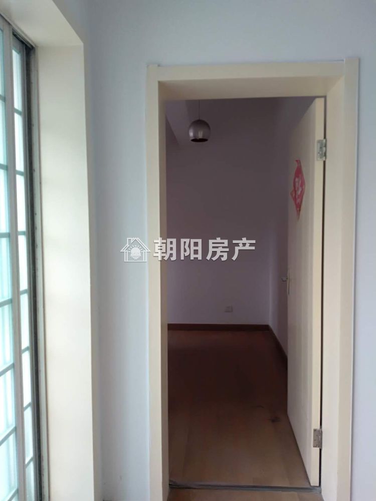国庆花园 130平 南向精装三居 满两年 学区房 2692元/平