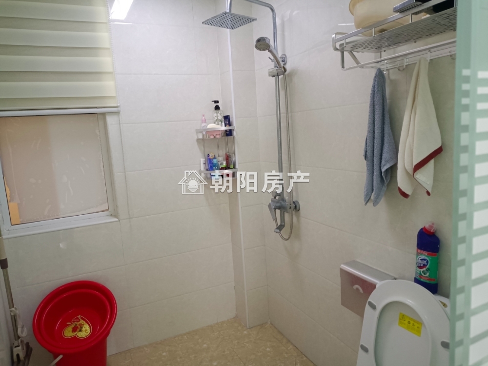 中环国际广场仕府 111平 南向精装三室 学区房 交通便利