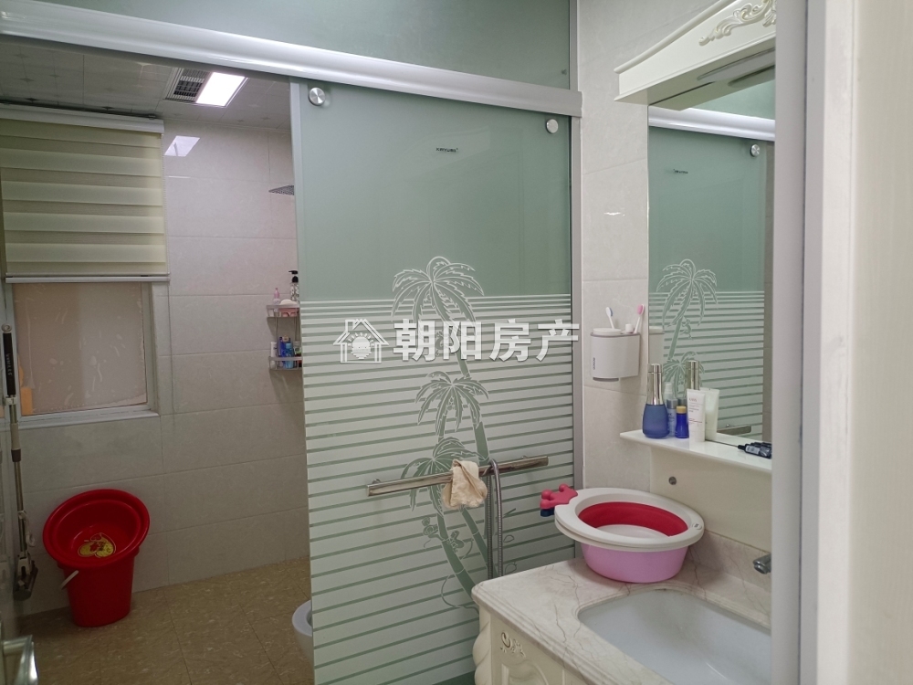中环国际广场仕府 111平 南向精装三室 学区房 交通便利