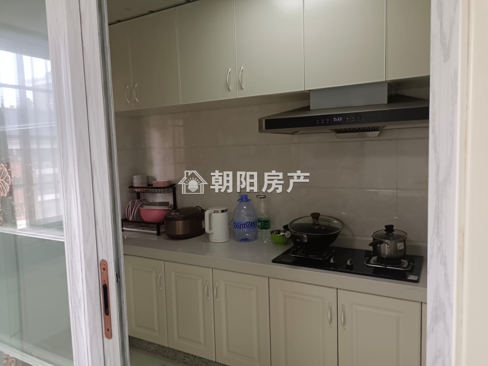 中环国际广场仕府 111平 南向精装三室 学区房 交通便利
