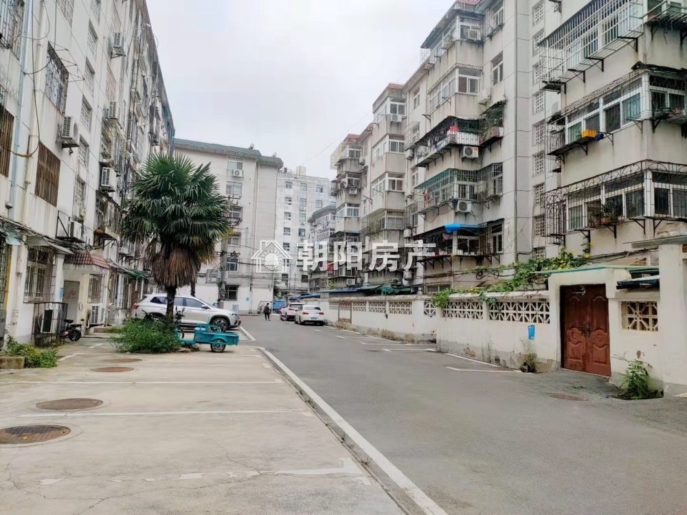 计委小区 118平 南向三室一卫 满两年 交通便利 2966元/平