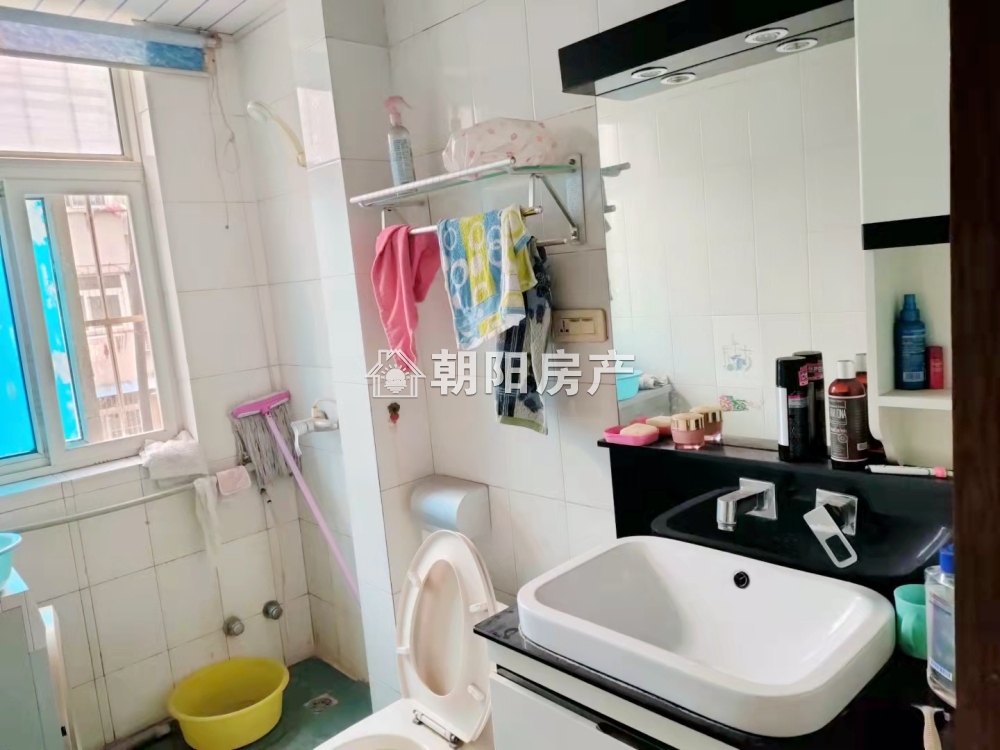 计委小区 118平 南向三室一卫 满两年 交通便利 2966元/平