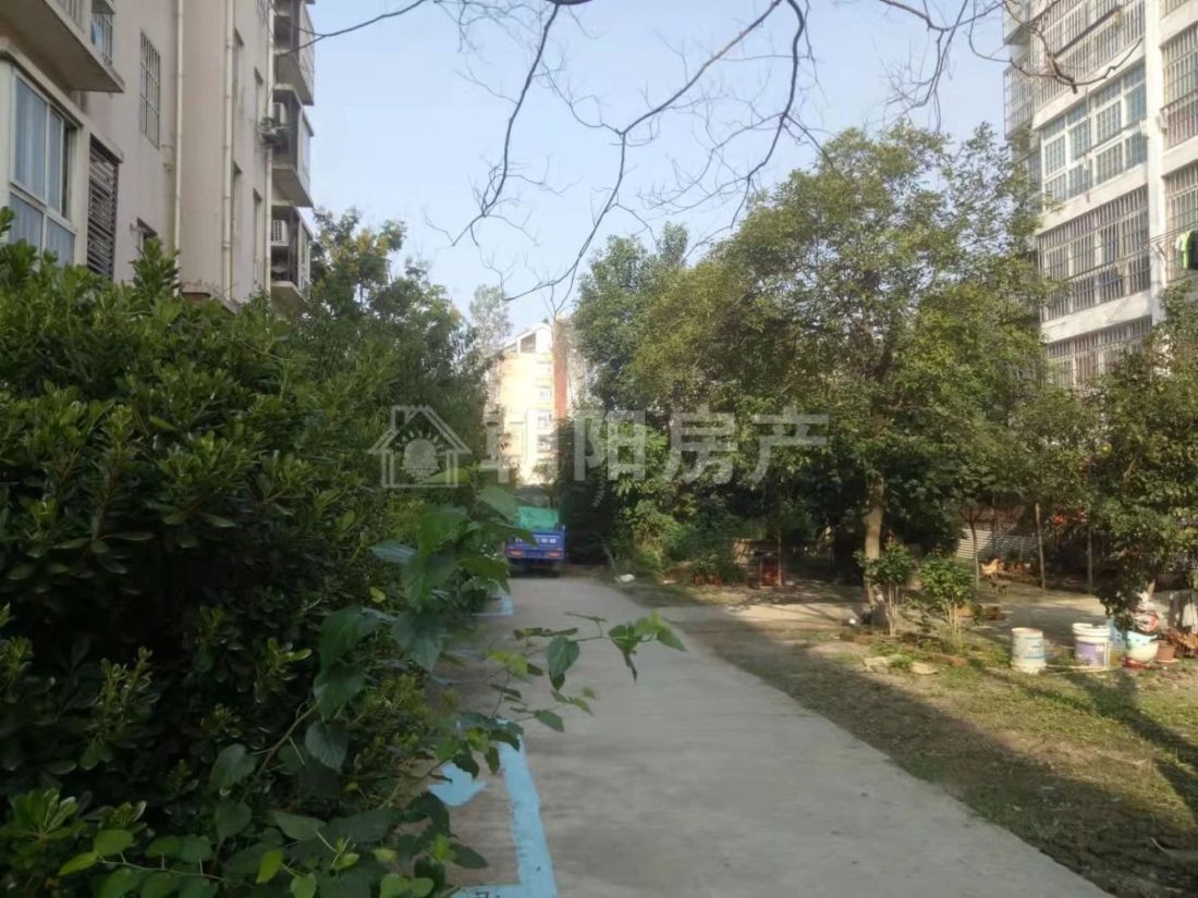 河东小区 98平 南向三居 高楼层采光好 交通便利