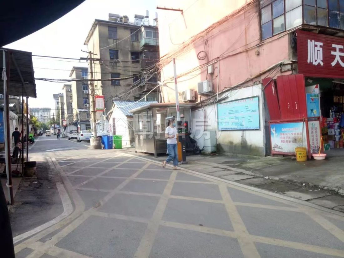 河东小区 98平 南向三居 高楼层采光好 交通便利