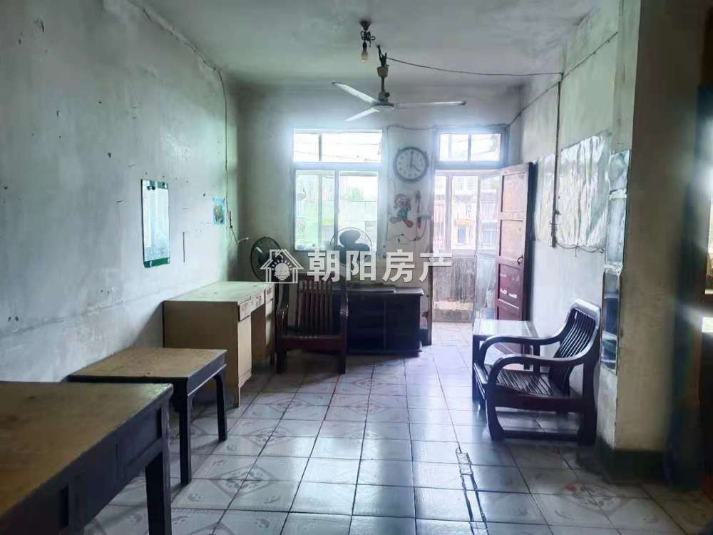 水利局家属楼 80平 朝南两室 交通便利 学区房 随时看房