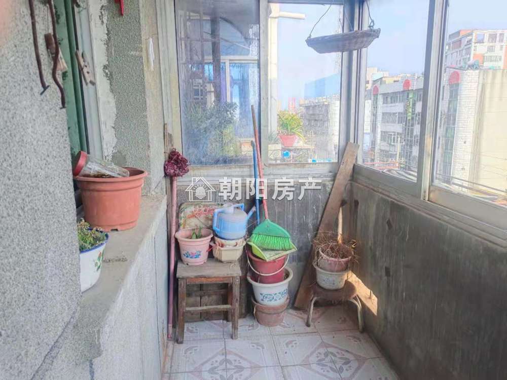 水利局家属楼 80平 南向两室 满两年 交通便利 学区房