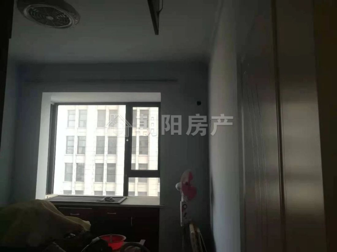 凤凰湾H地块 105平 南向两室简装 交通便利 4571元/平