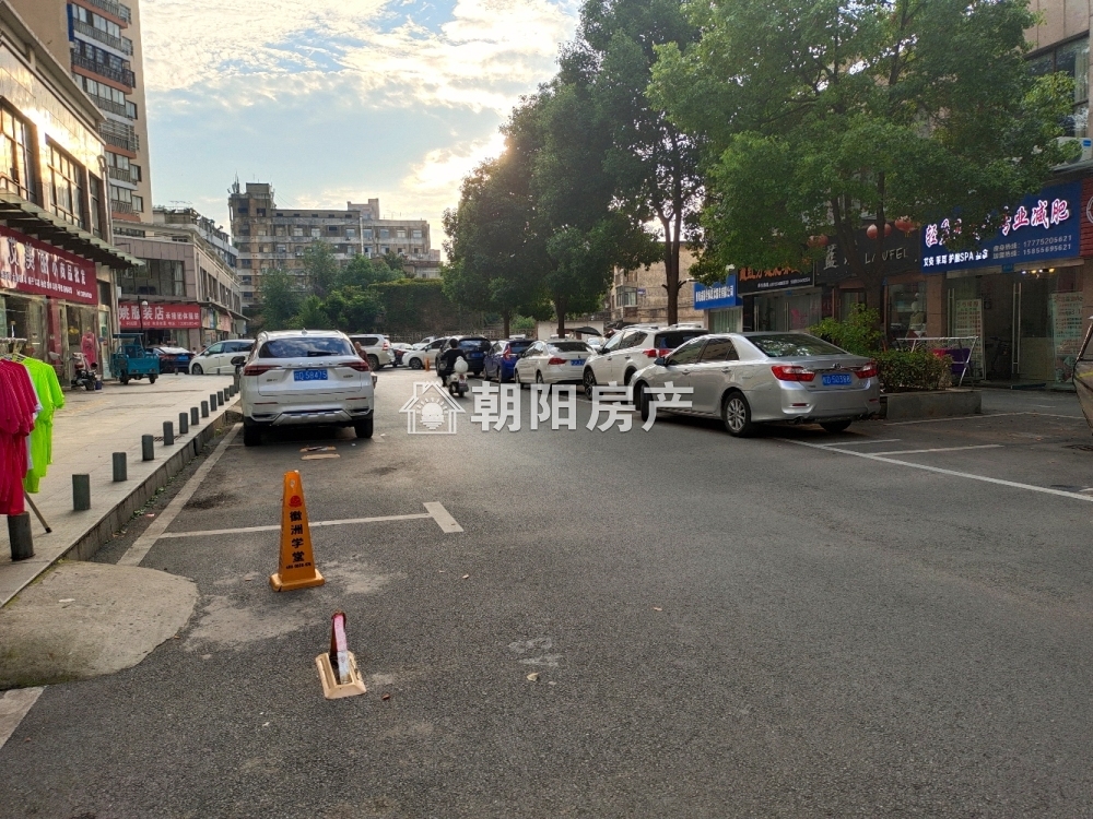 云景豪庭 91平 临街旺铺 满五唯一 紧邻地铁