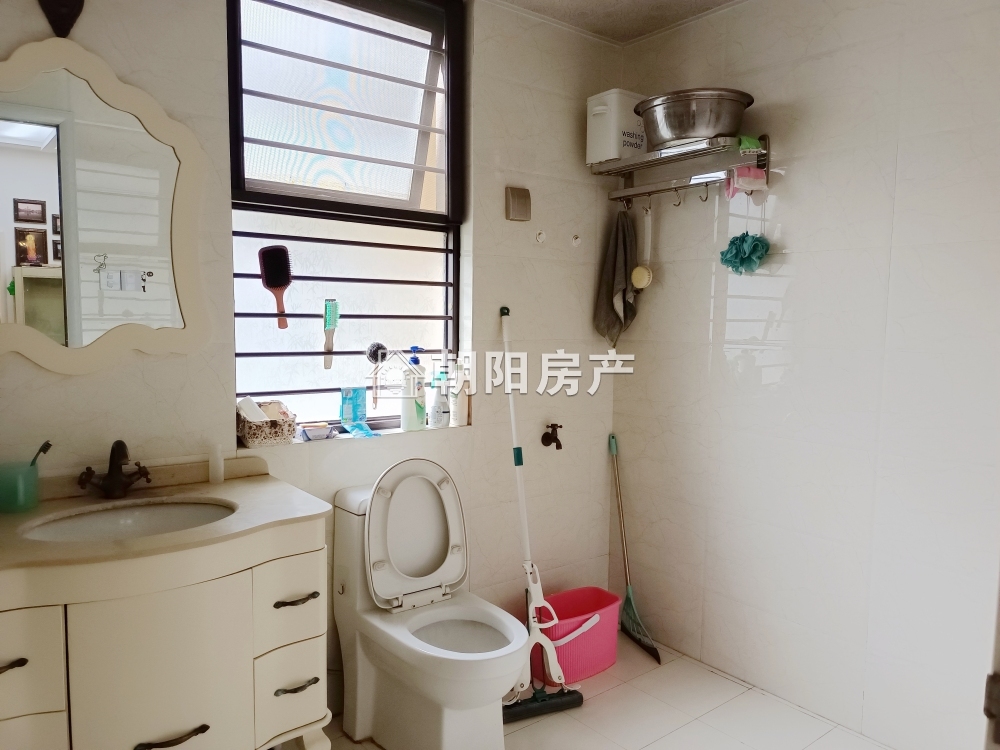 西湖天地，2室2厅，精装修 出售