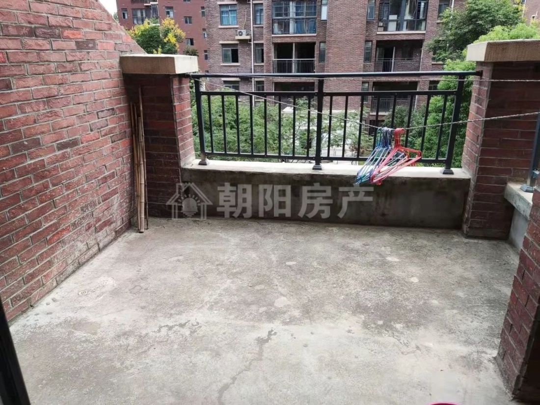 凤凰首府 120平 南向三居 5666元/平 满两年 学区房