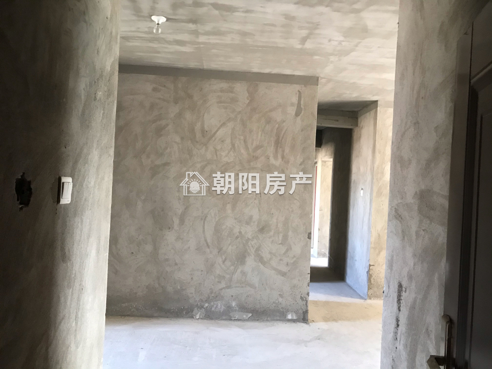 富力公馆 131平 南向四室 满五唯一 交通便利 学区房