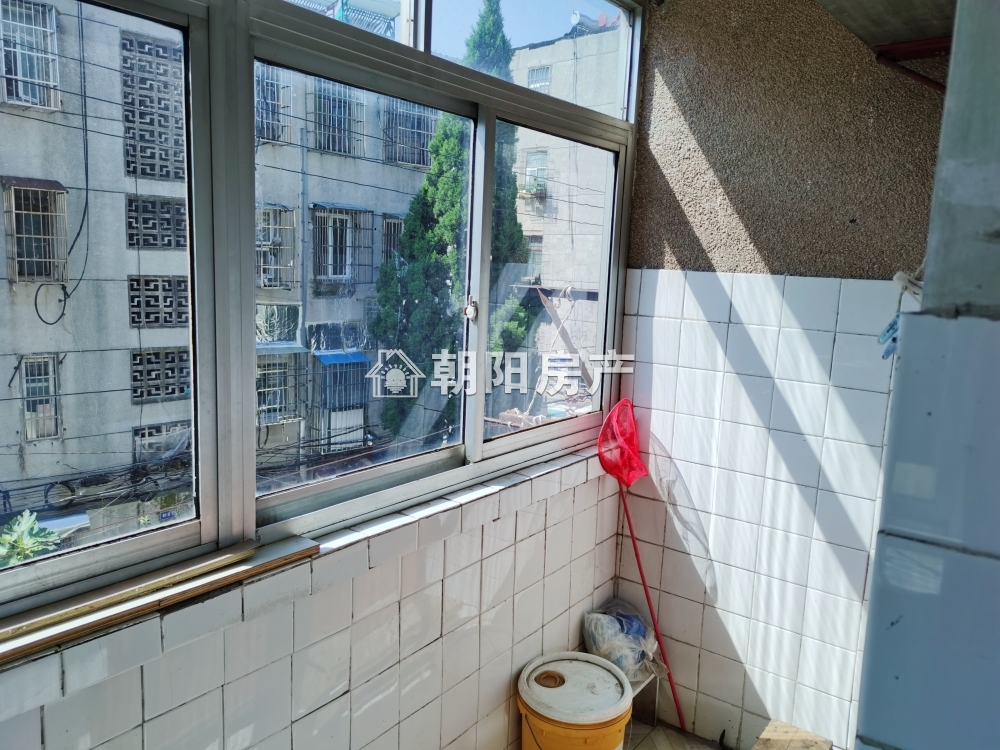 舜耕三区 55平 南向两室 简装 交通便利