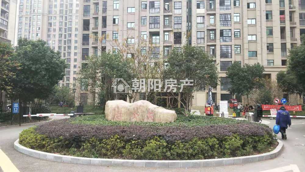 紫金苑 112平 南向三室 满两年 学区房 交通便利