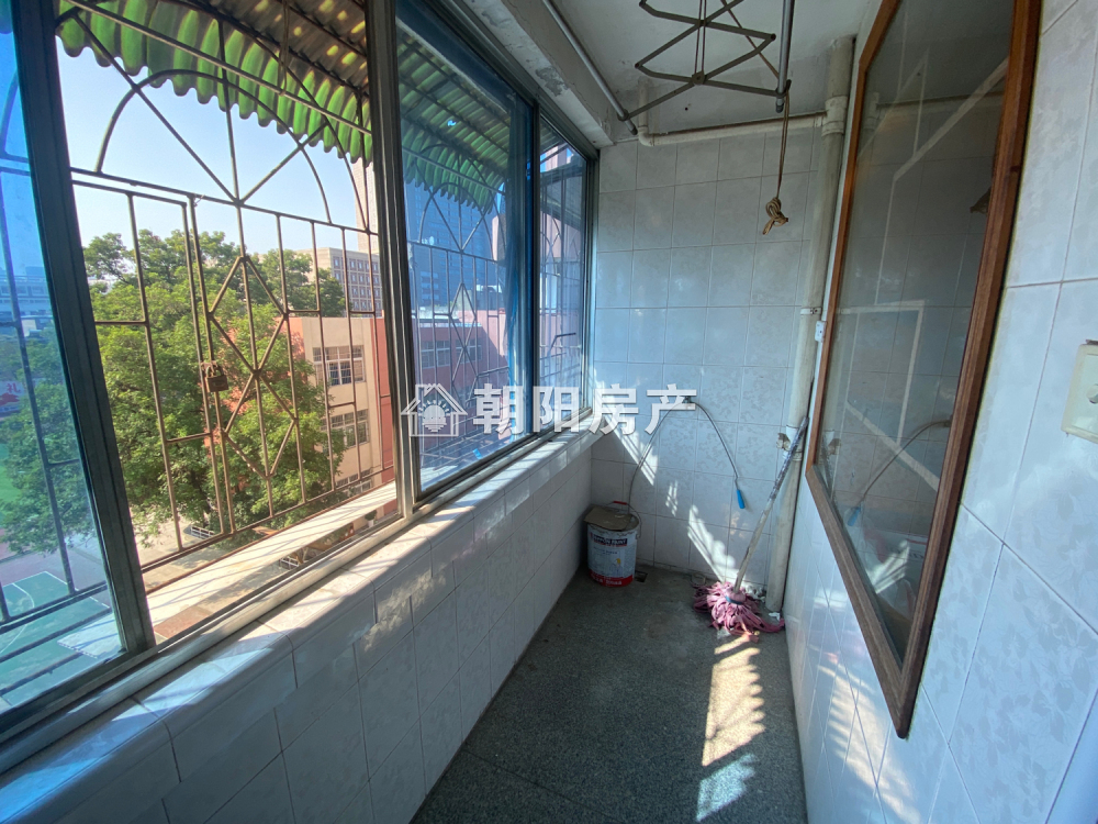 田二小家属楼多层3室1厅出售，老证，学区房