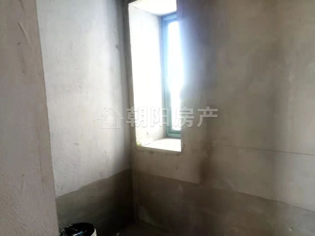 唐家山庄 108平 南向三室二厅 毛坯 交通便利