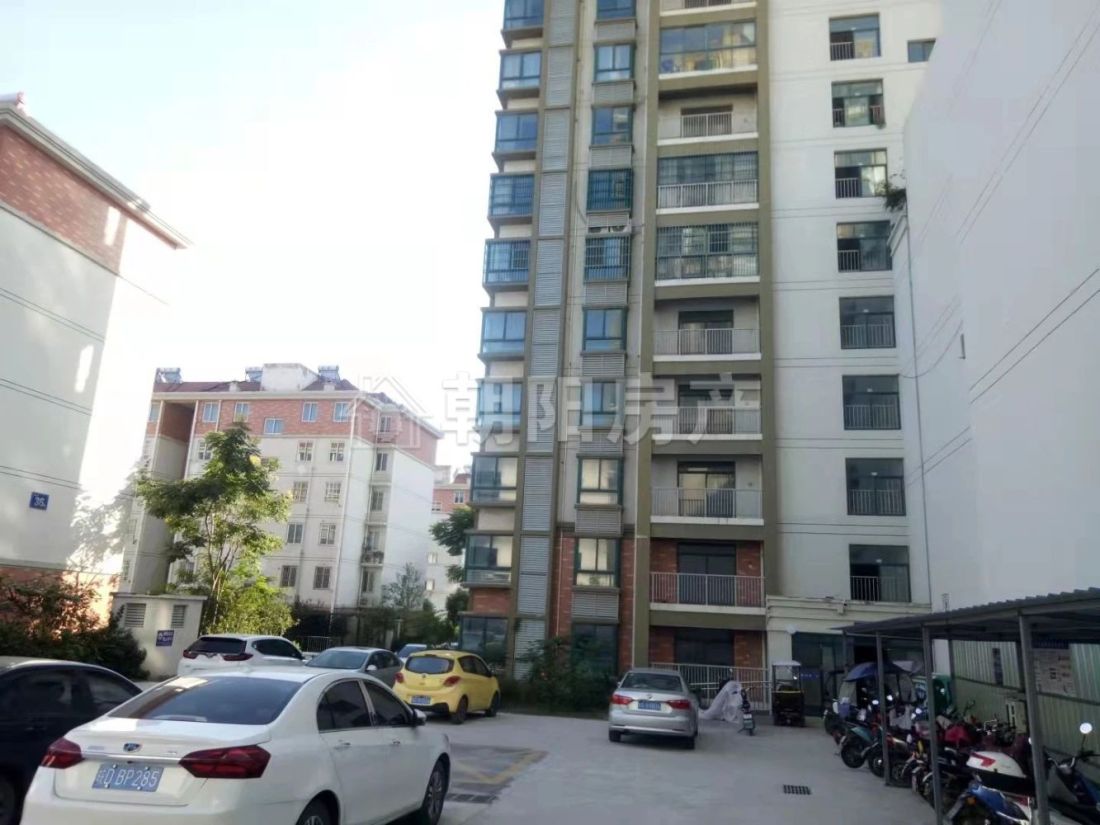 唐家山庄 108平 南向三室二厅 毛坯 交通便利