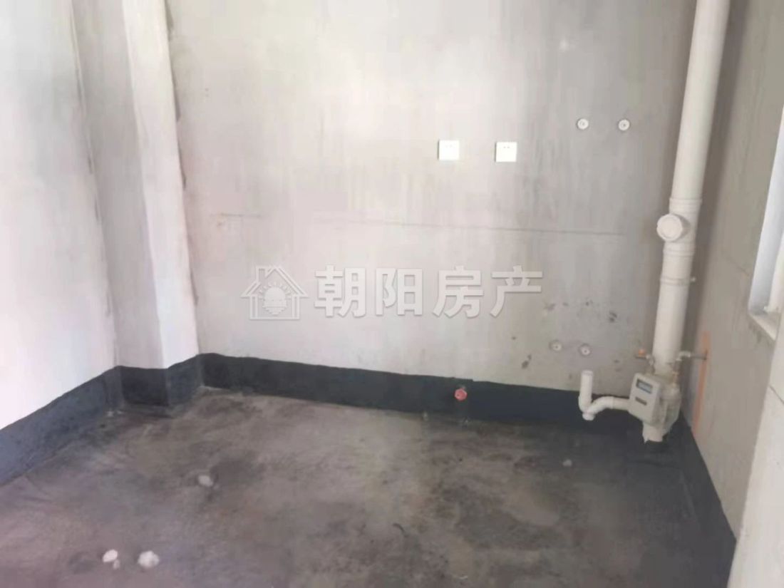 凤凰首府 127平 南向三室二厅 随时看房 毛坯房