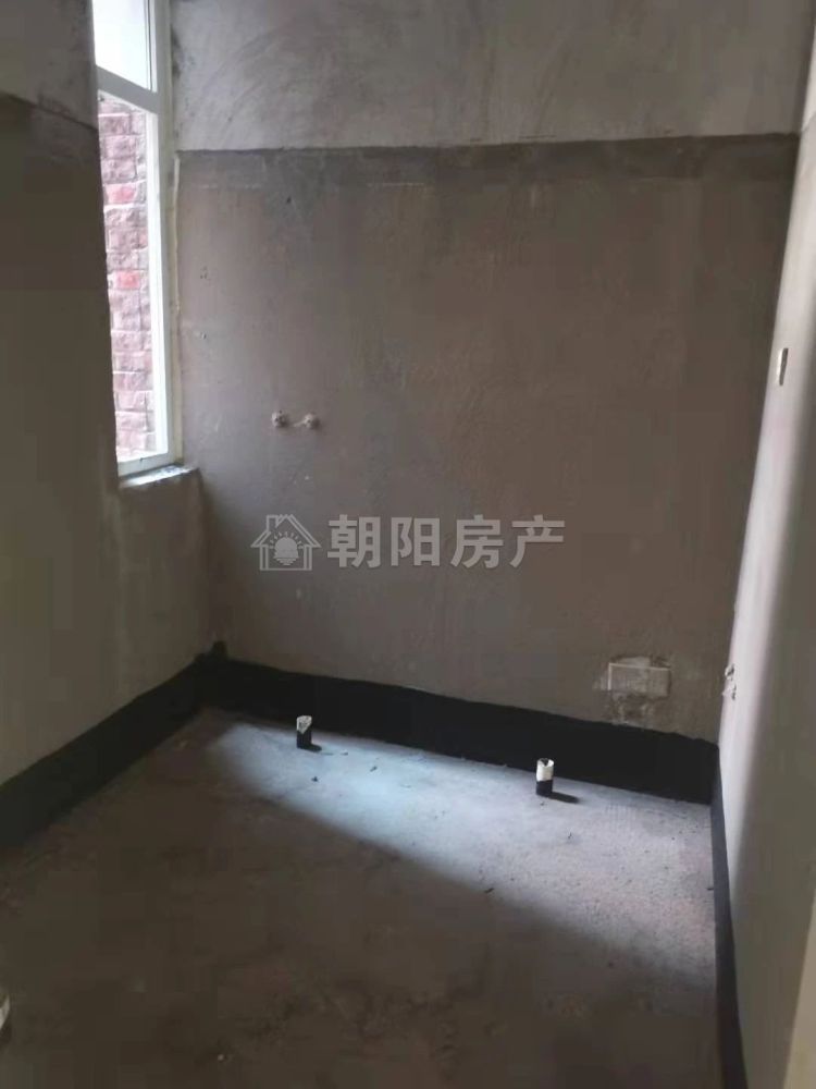 凤凰首府 124平 南向三居 满五唯一 毛坯房 交通便利 学区房