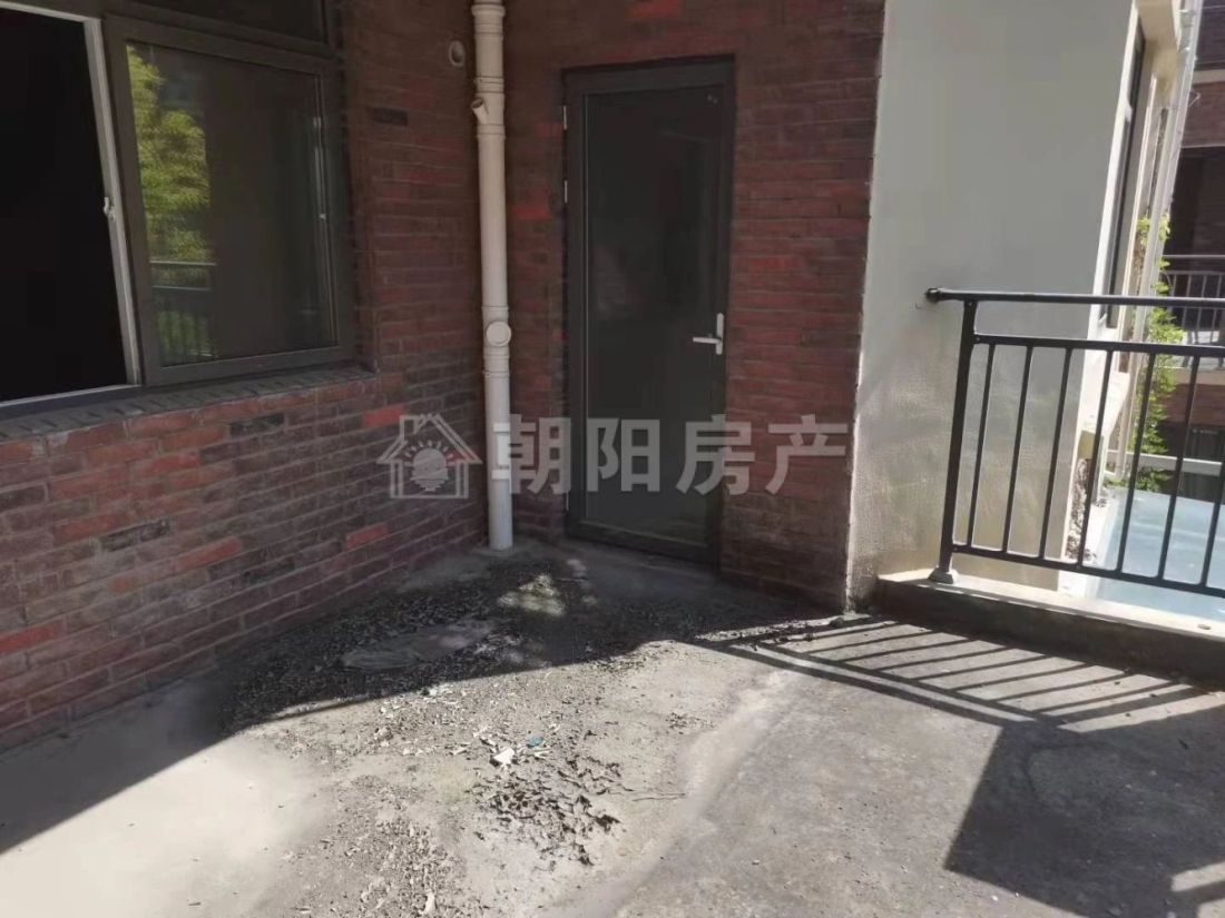 凤凰首府 124平 南向三居 满五唯一 毛坯房 交通便利 学区房
