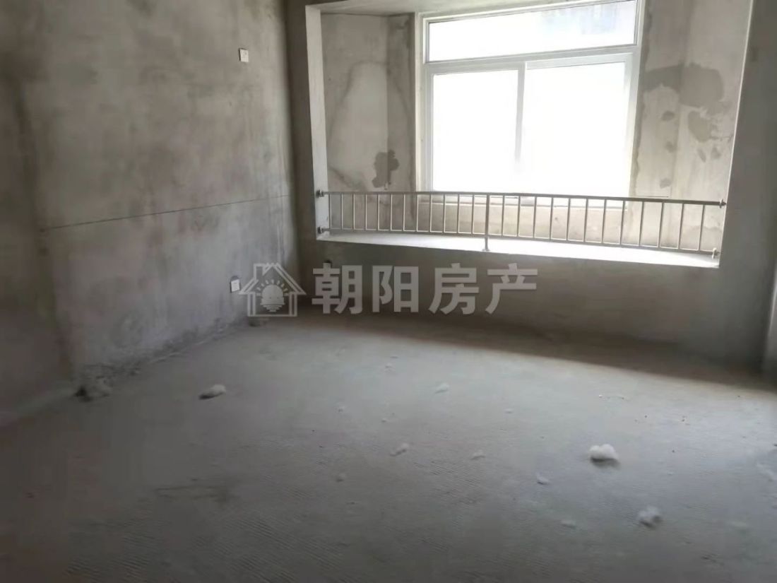 凤凰首府 124平 南向三居 满五唯一 毛坯房 交通便利 学区房