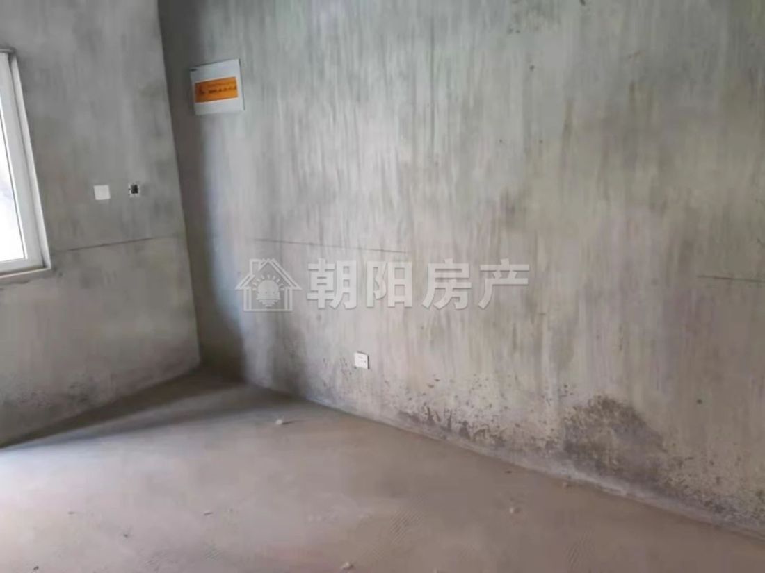 凤凰首府 127平 南向三室二厅 随时看房 毛坯房