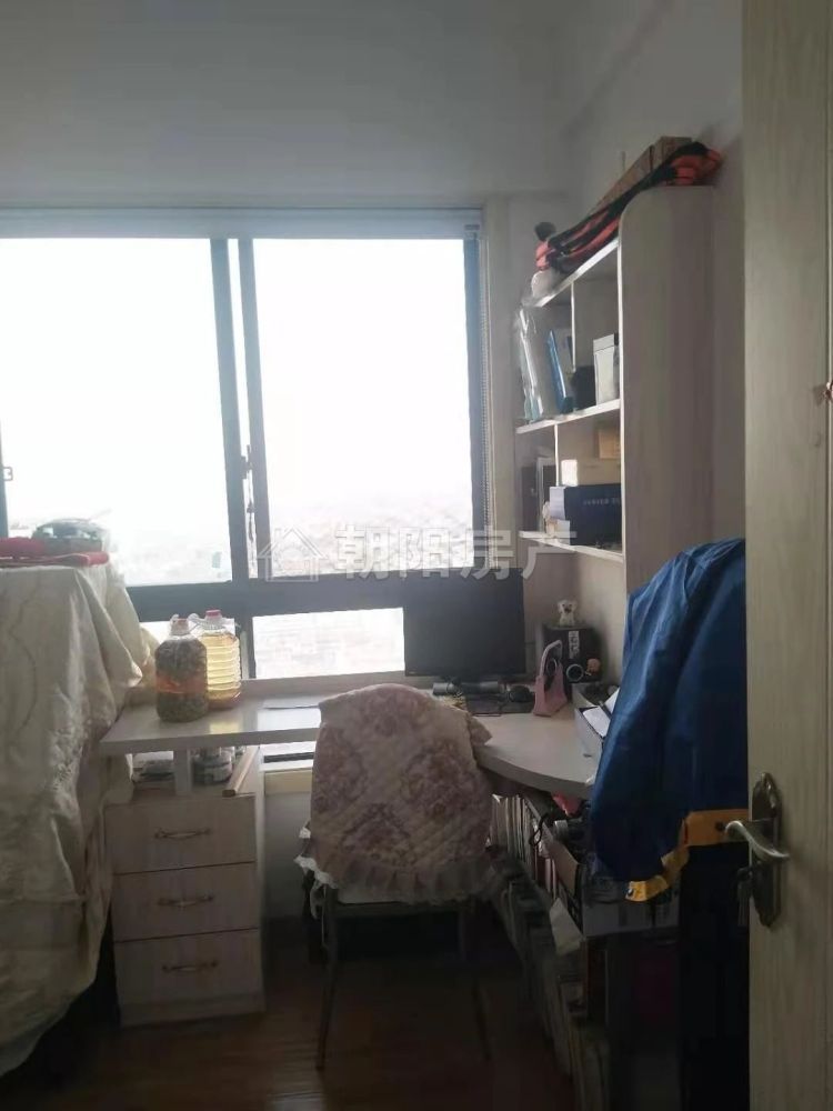 华夏中央广场 104平 南向精装三居 学区房配套齐全