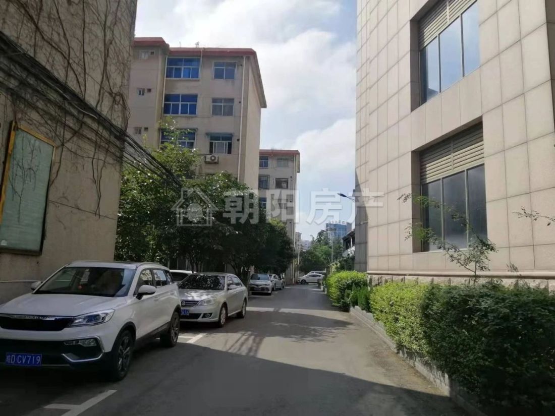 人民银行家属楼 96平 南向两室 满两年 学区房 交通便利