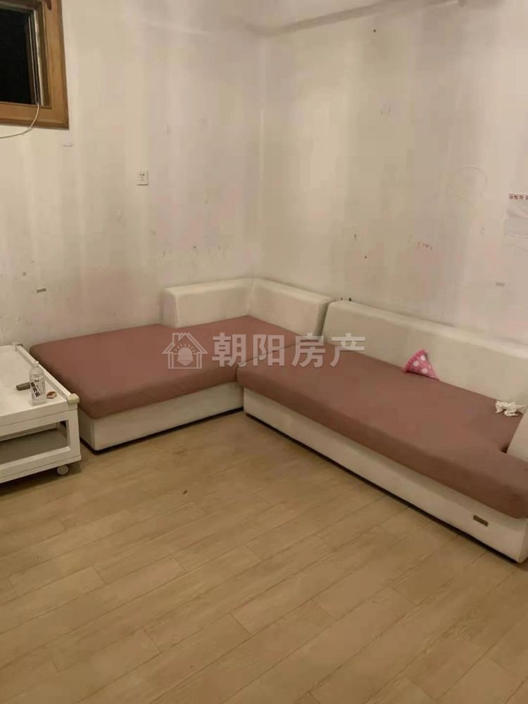 化肥厂家属楼 73平 南向两居 满两年 交通便利