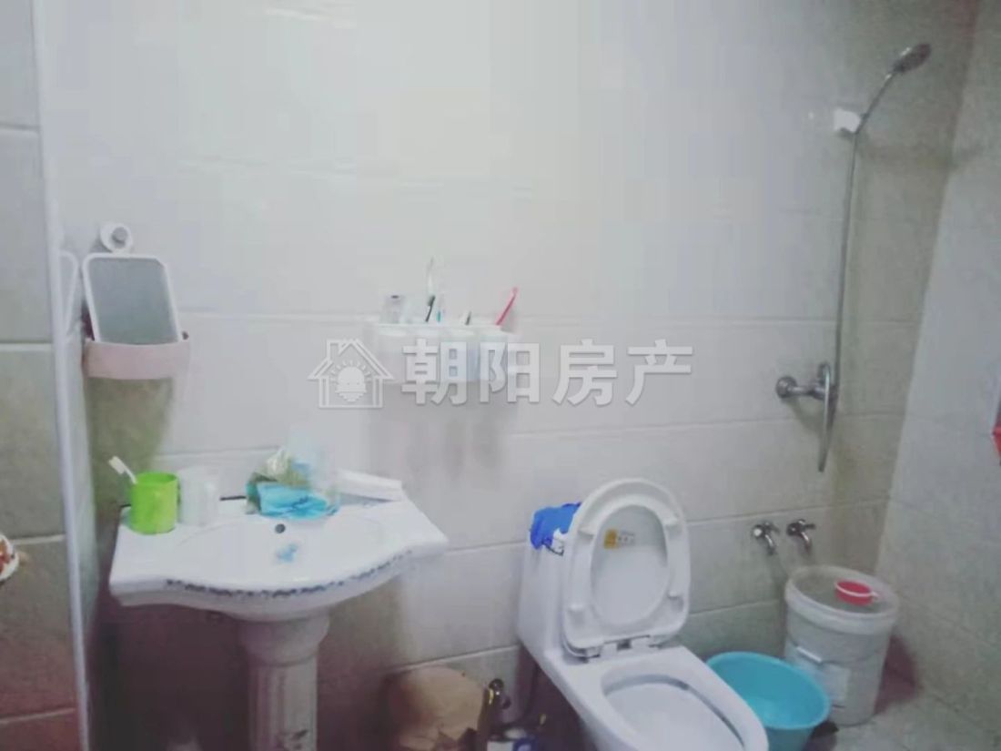 紫金苑 101平 南向三室 满五唯一 交通便利 简装