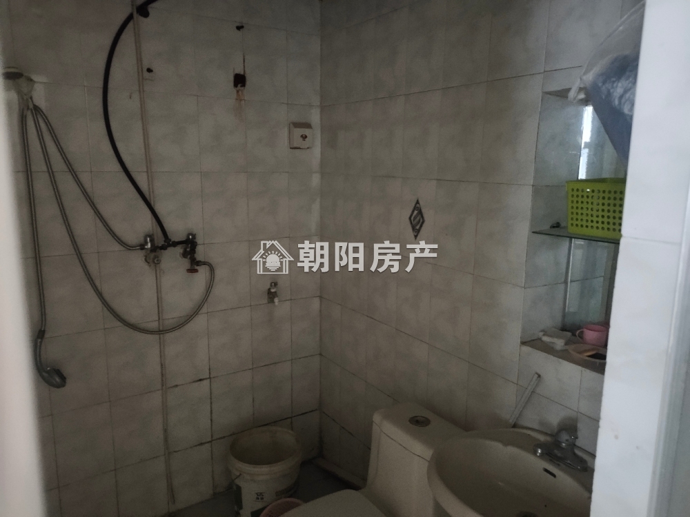 前锋一村 79平 南向三室 满两年 学区房