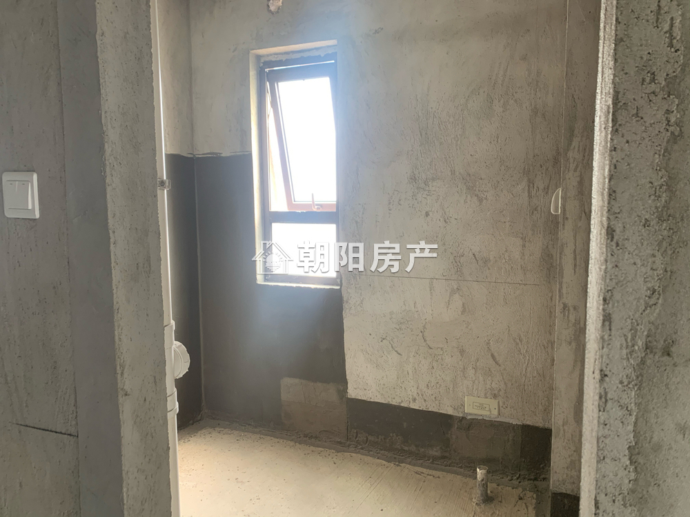 漫悦湾 126平 南向四室二厅 毛坯 学区房交通便利