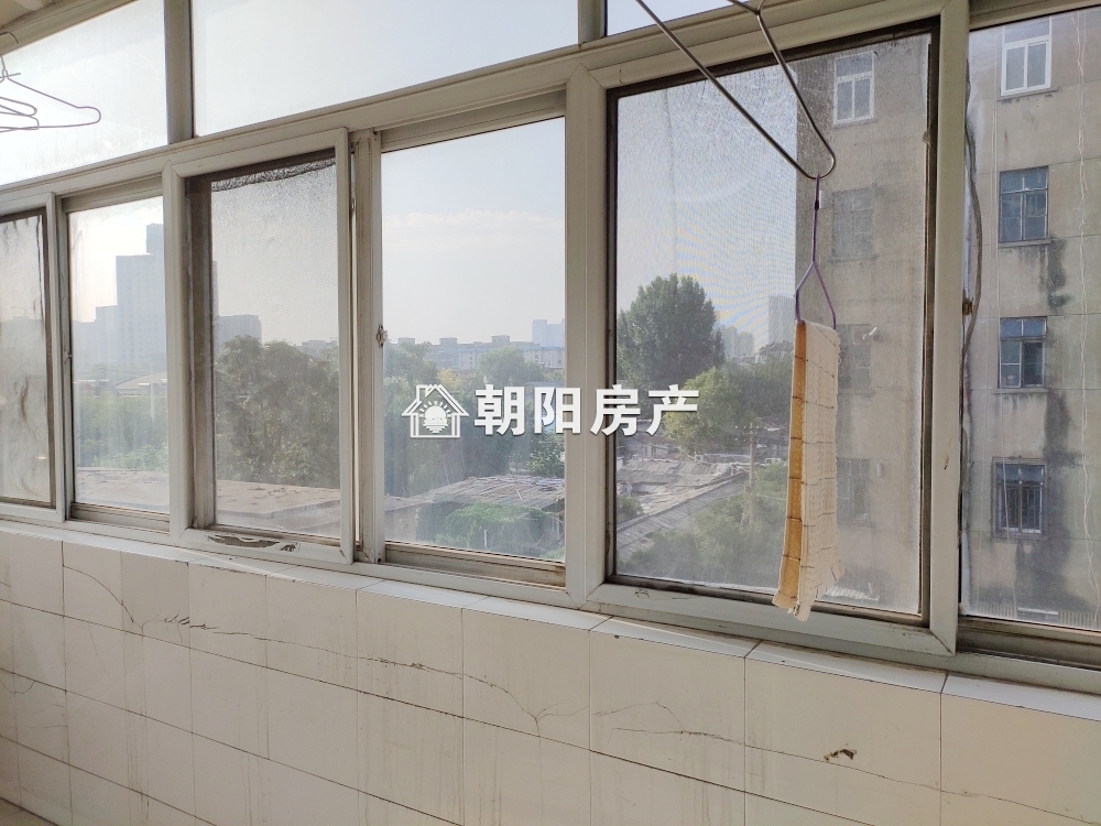 工农村 81平 南向三居 满两年 1220元/平