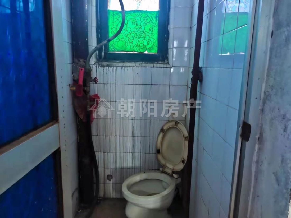 河东小区老楼 55平 南向两室 单价909元 交通便利